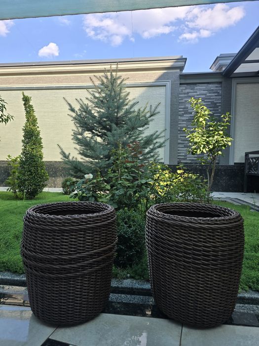Продаю кашпо для цветов из искусственного ротанга.