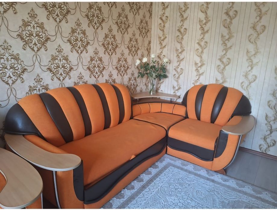Мягкая мебель-диван и кресла