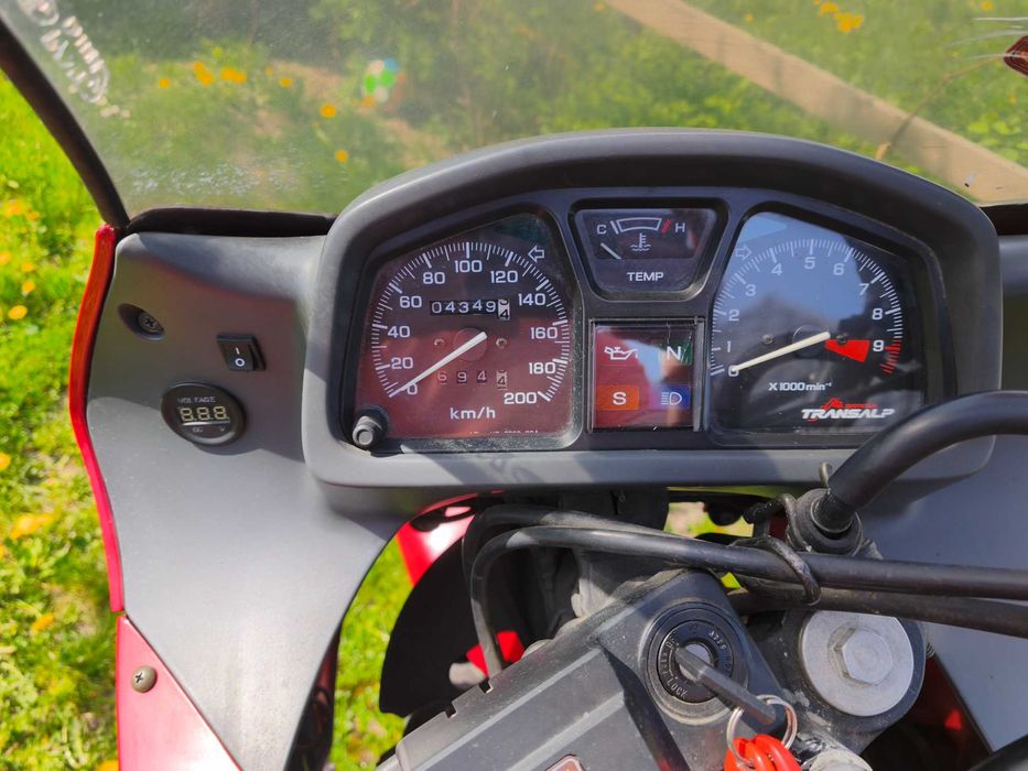 Vând motocicleta Honda Transalp 600