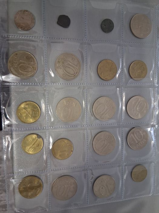 стари банкноти и монети солидно количество цената е за  всичко