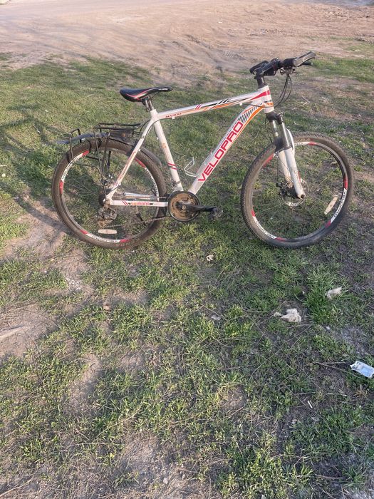 Продам шкаф,диван,велосипед.