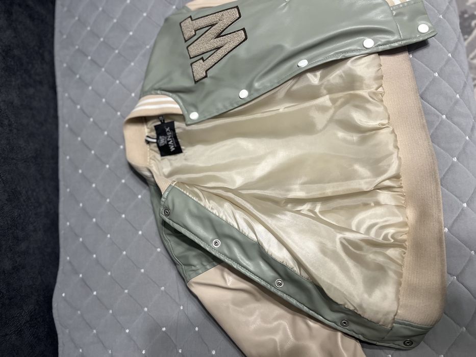 Куртка-бомбер на девочку