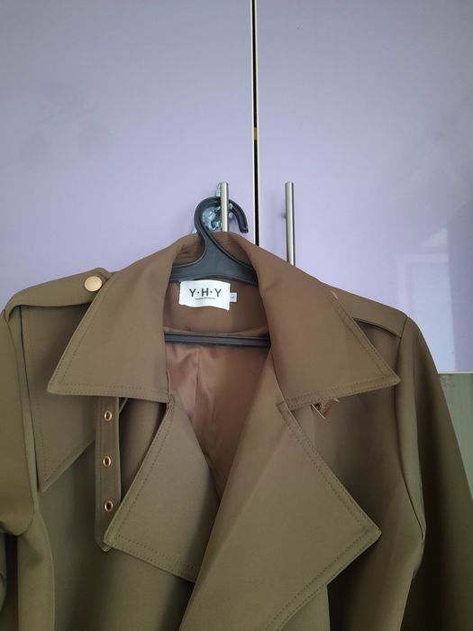 Тренч цвета хаки