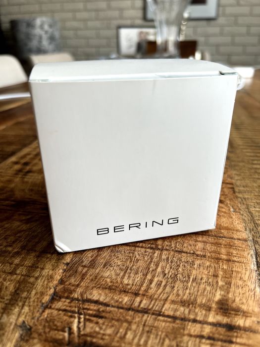 Часовник BERING за подарък (Соларен, Титаниев)