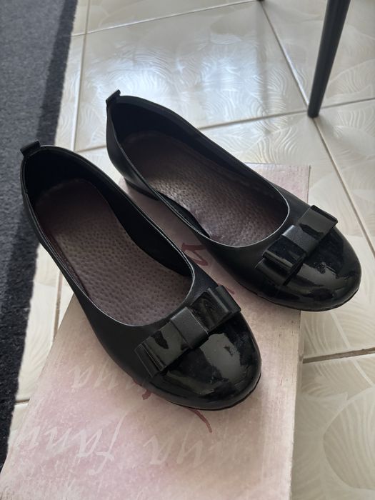 Vand pantofi piele/ balerini marimea 37