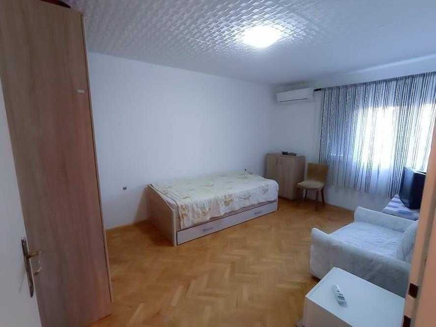 Дава се под наем Тристаен апартамент в София, Зона Б-5 - 89 кв.м за 561 € - Снимка #1