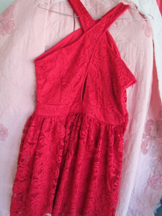rochie rosie dantelata 40