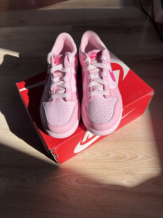 Туристически обувки Mountain Warehouse №42, Cropp 40, Nike Dunk Low 34