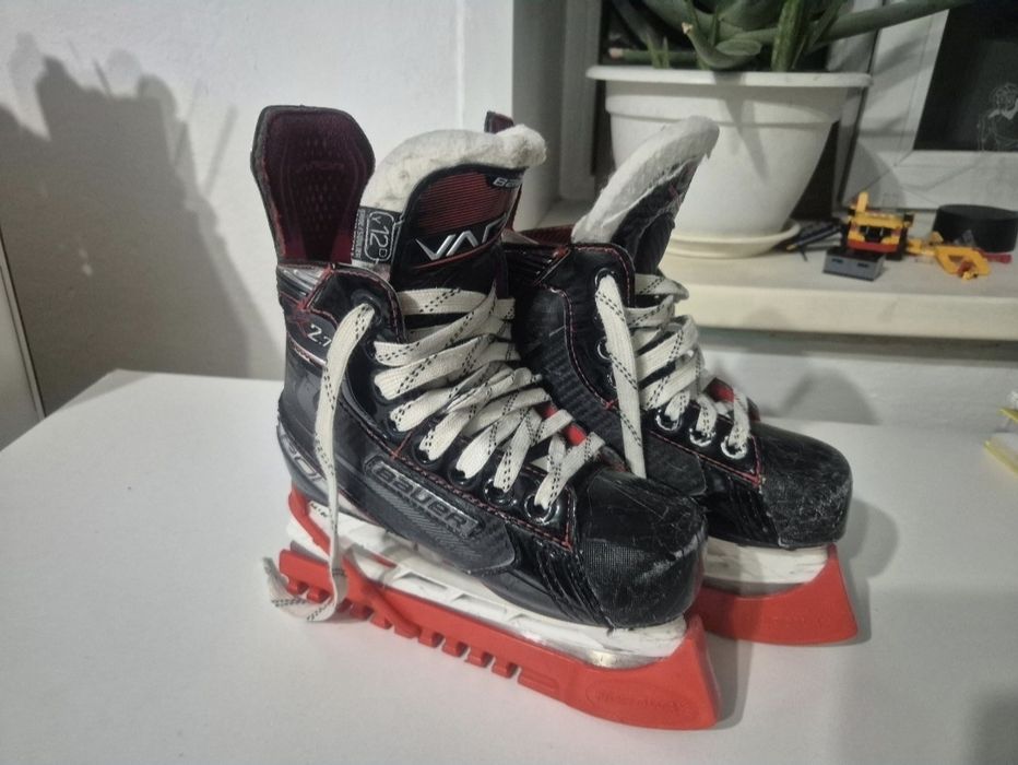 Продам коньки Bauer VAPOR