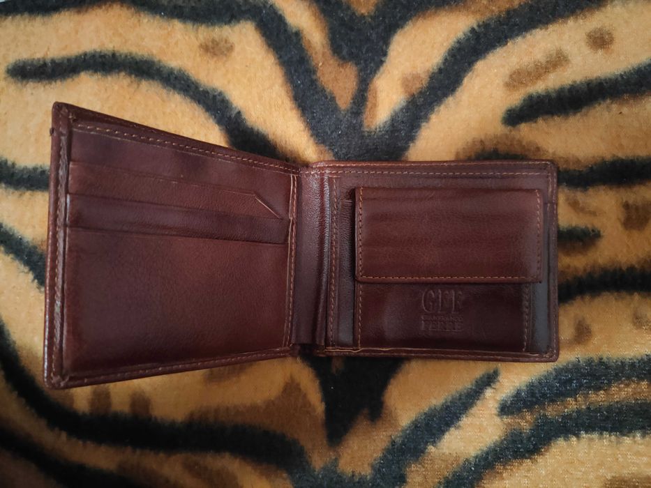 Продавам нови маркови мъжки и дамски портфейли от естествена кожа