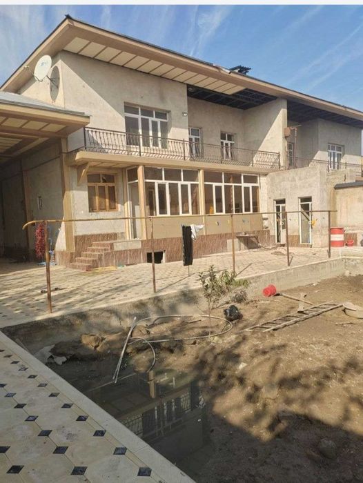 6 хонали, 6 сотикдан иборат булган ховли сотилади.