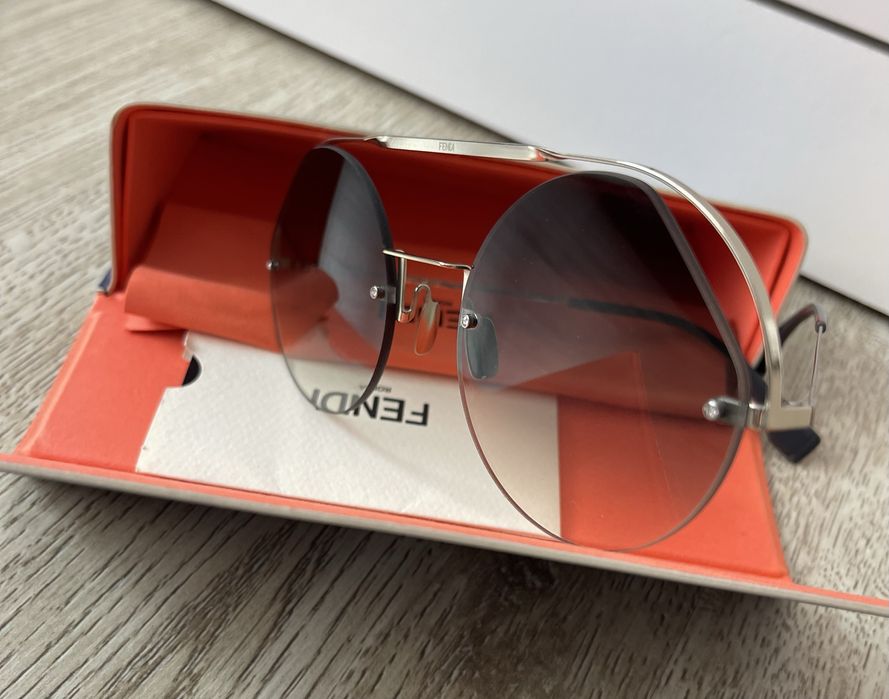 Слънчеви очила Fendi