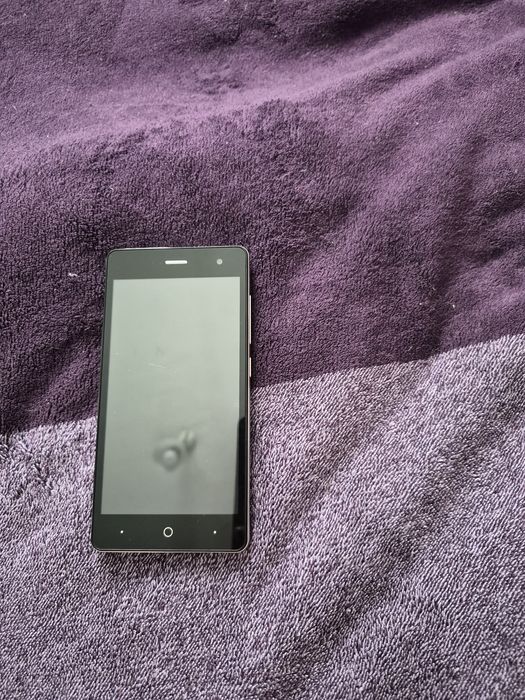 Телефоны ZTE и IPhone