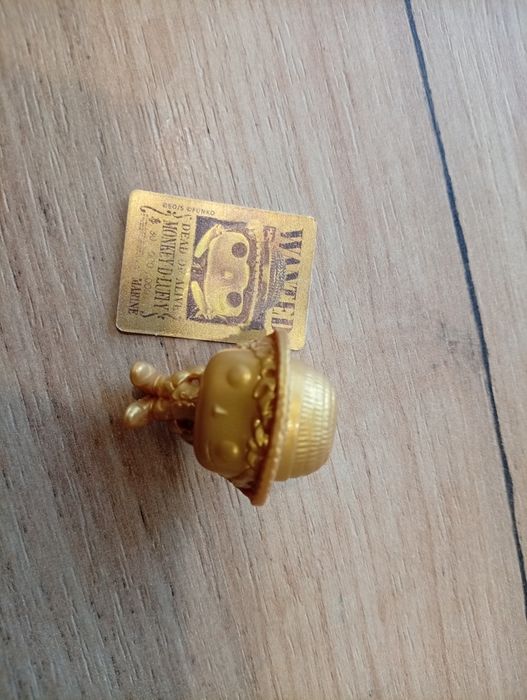 Продам фигурку золотого Луффи из Киндер джой