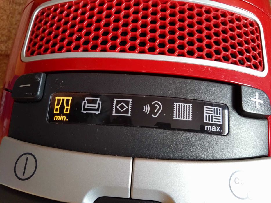 Прахосмукачка Miele Complete C3 Excellenes Ecoline 800W