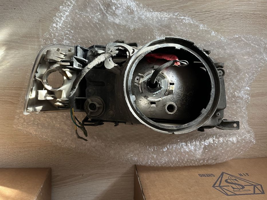 Би лед фары ауди 80 б4