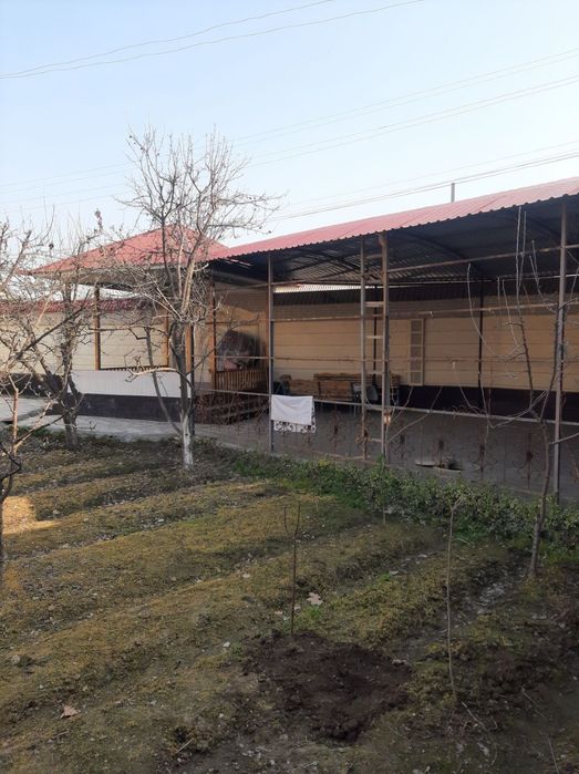Toshkent viloyat Oqqo'rg'on tumanida RTZ mahallada uy sotiladi