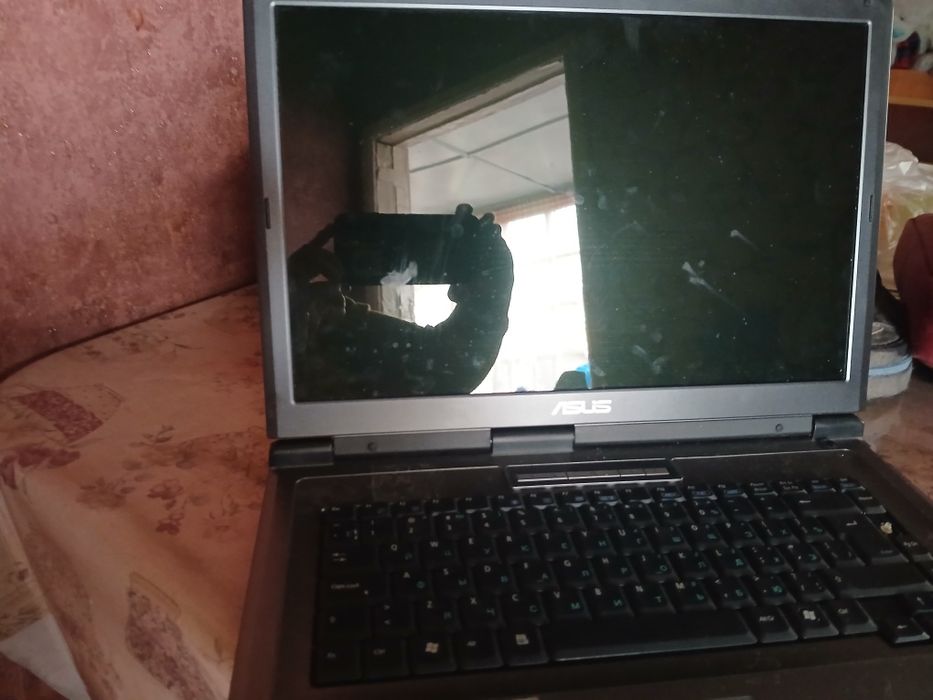 Продаю ноутбук асус и асер