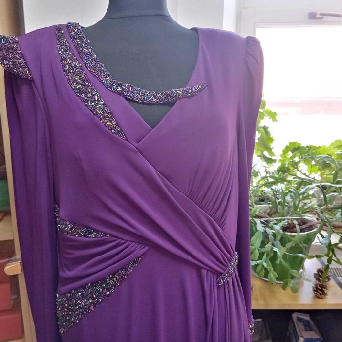 Rochie de seara deosebita pt o doamna cu forme