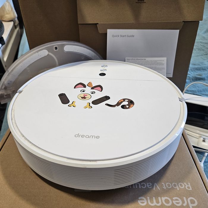 Робот пылесос с камерой