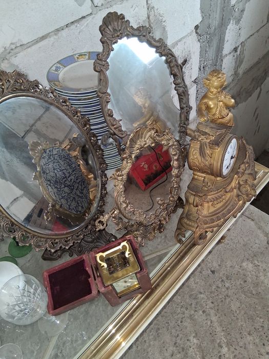 Vând oglinzi 3 bucăți +2 ceasuri
