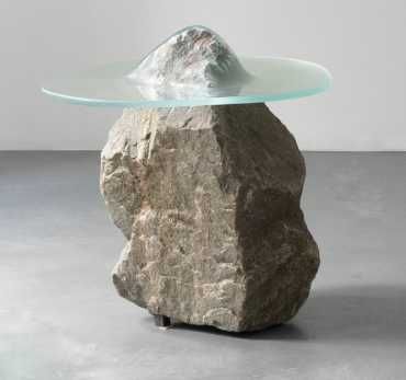 Masă design cu piatră și sticlă – efect vizual de apă