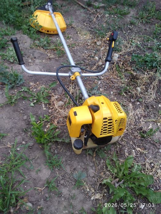 Продам триммер бензиновый