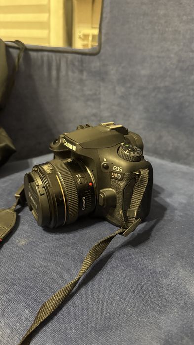 Фотоаппарат Canon 90D с объективом 50мм, 1.4, USM