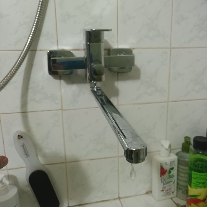 Продаётся почти новый смеситель
