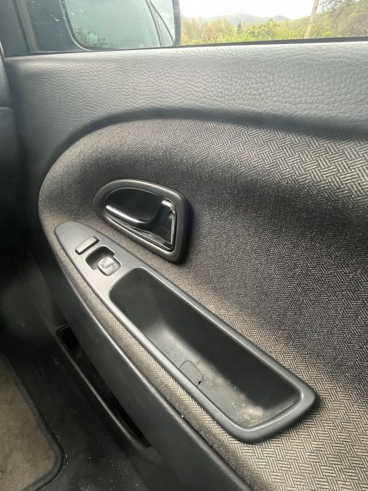 Volvo V40 1.6/109 коня