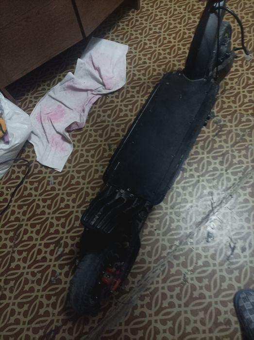 Продам куго г1 к сожалению не работает контроллер