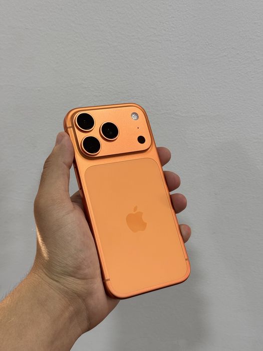 Iphone 17 Pro   orange 256 GB 99%
