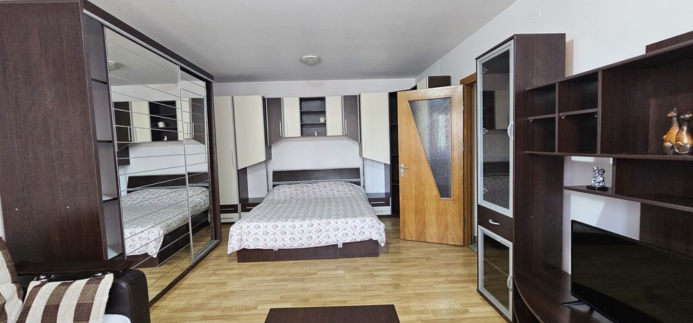Studiou de închiriat