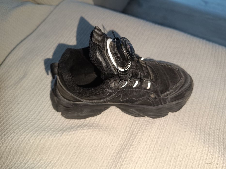 Детская обувь (размер 28]– б/у в хорошем состоянии