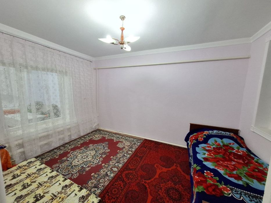 Уй сотилади ! Мирзаобод 1 ойлик часть ёнида 4 хонали уй сотилади