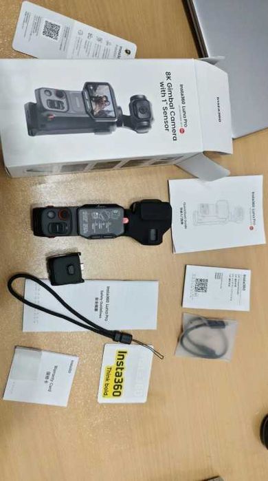 Camera de actiune Insta360 Luna Ultra, Standard Bundle, Cosmic Black
