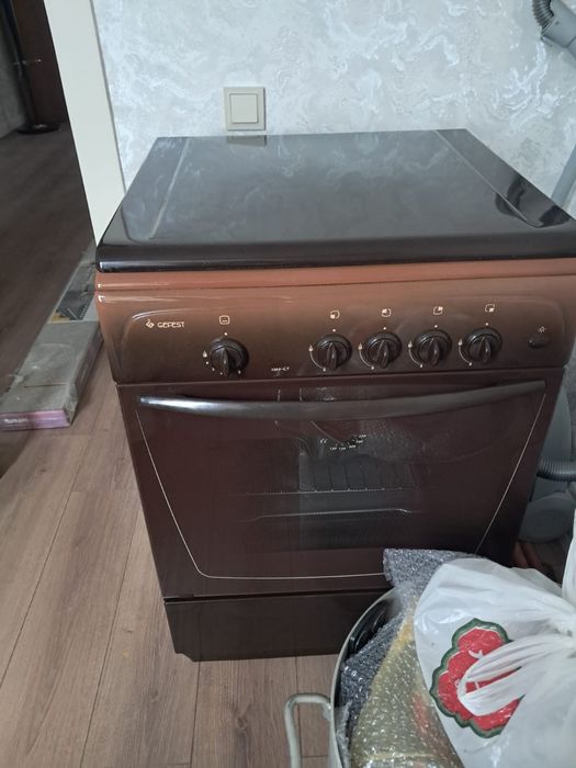 Продам Газовую плиту