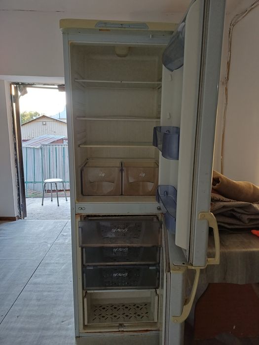 Продам холодильник