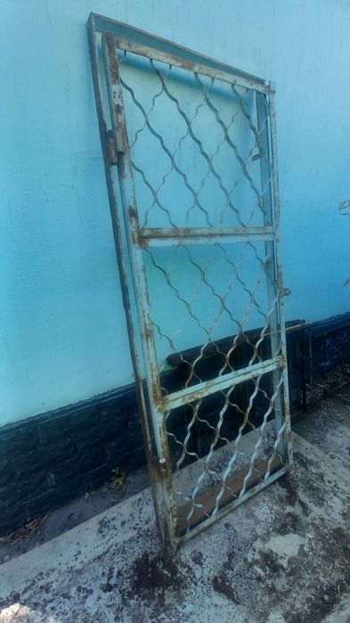 Продам железную дверь-решетка