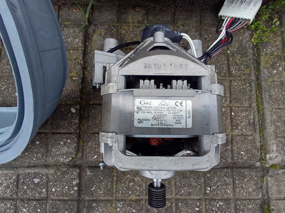 Продавам пералня  Daewoo DWD-8031 на части