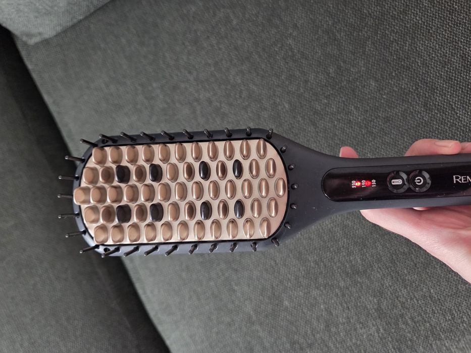 Perie pt indreptat parul Remington straight brush