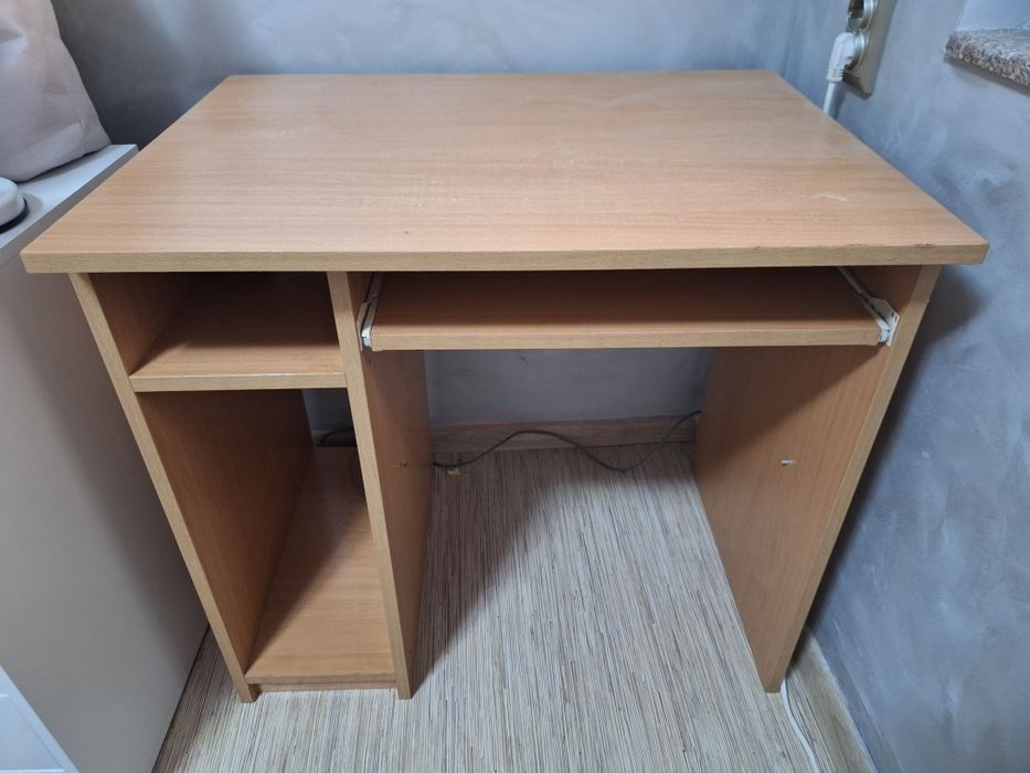 Бюро (подарява се)
