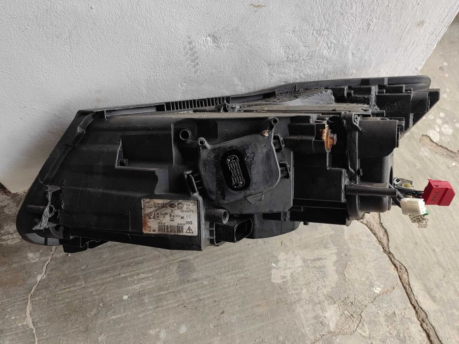 Фар Skoda Superb Bi-Xenon LED десен / Фар Шкода Суперб Оригинален