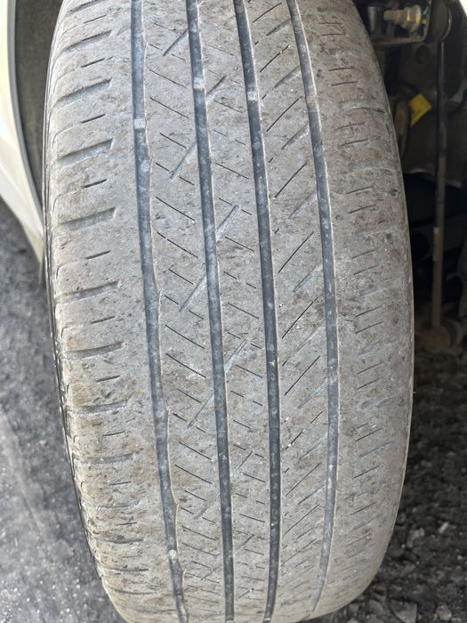Продам комплект летних шин на 17