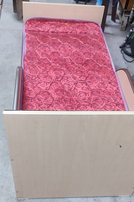 детская кровать  б/у