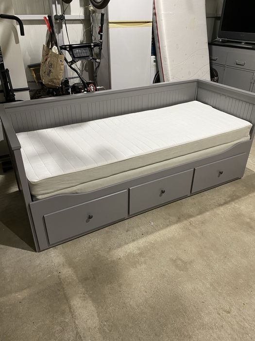 Divan ikea  cu 3sertare