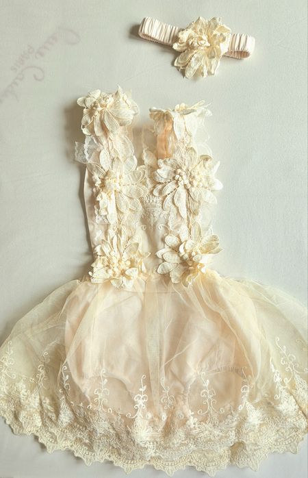 Бебешка рокля за специален повод