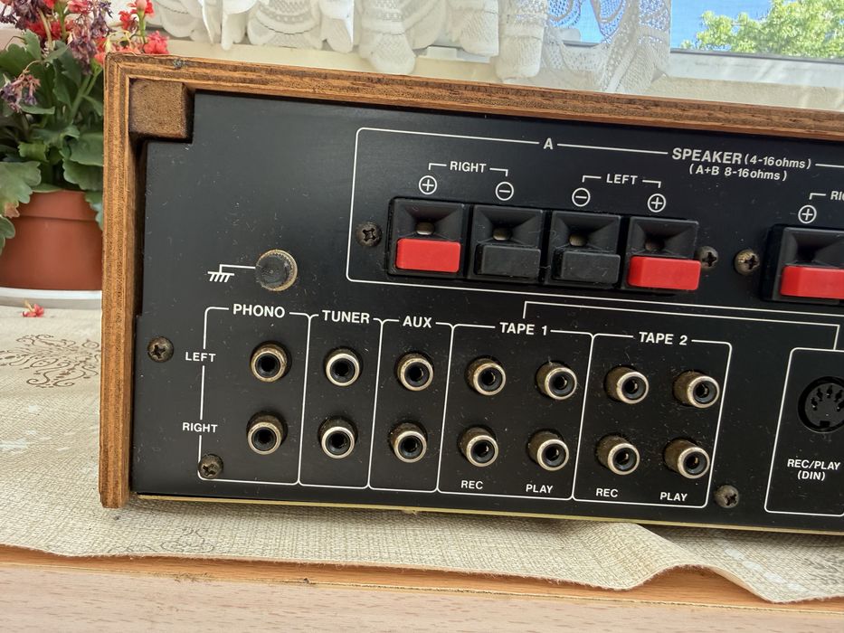 Akai AM-2200 Vintage Стерео усилвател