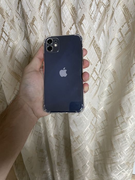 Продам телефон Айфон 11