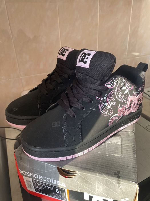 Продаю кроссовки